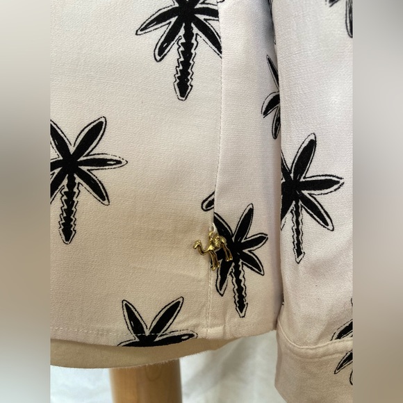 Chic blouse, off-white with black palm tree pattern, XS - Picture 5 of 8